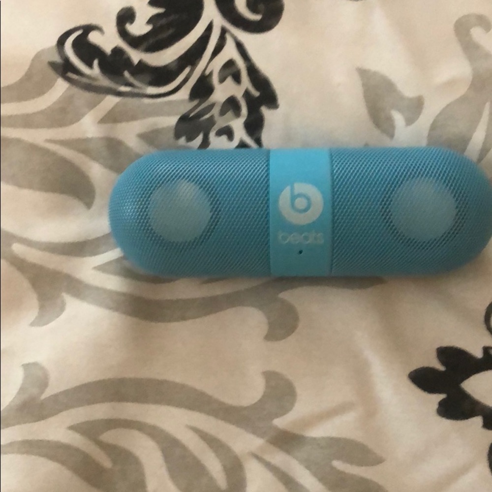 Beats Pill
